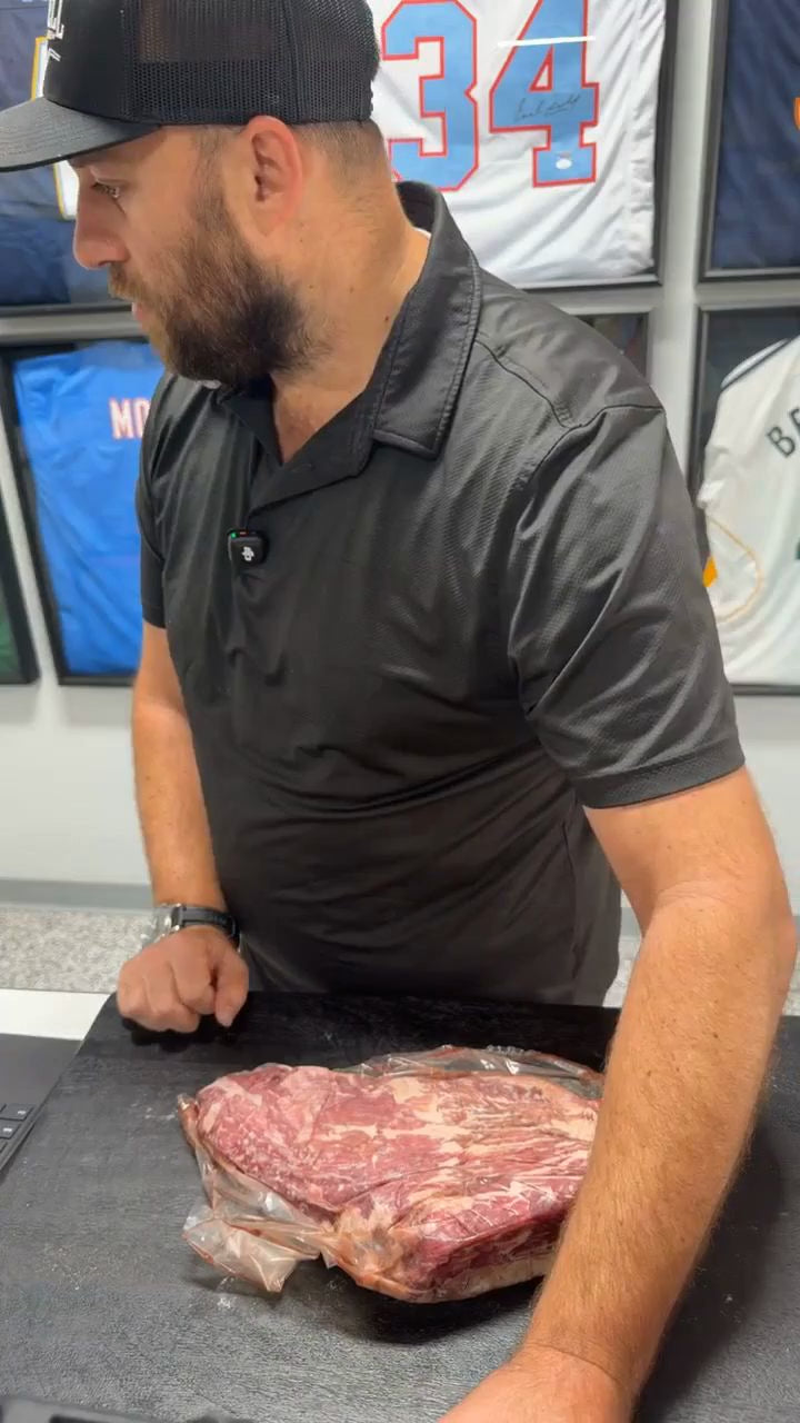 Gold ribeye marbling close-up from a Hassell live show